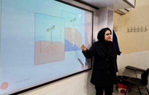 خانم دکتر نعمتی زیست شناسی