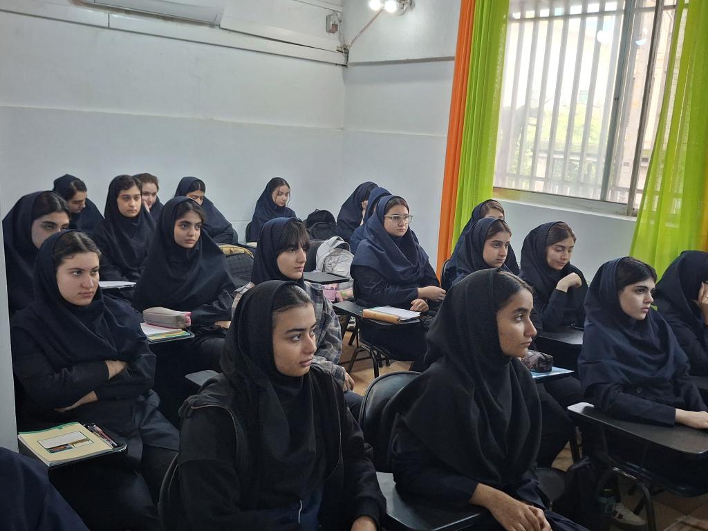 کارگاه ویژه روز ملی نخبگان در دبیرستان دخترانه ستارگان وارسته