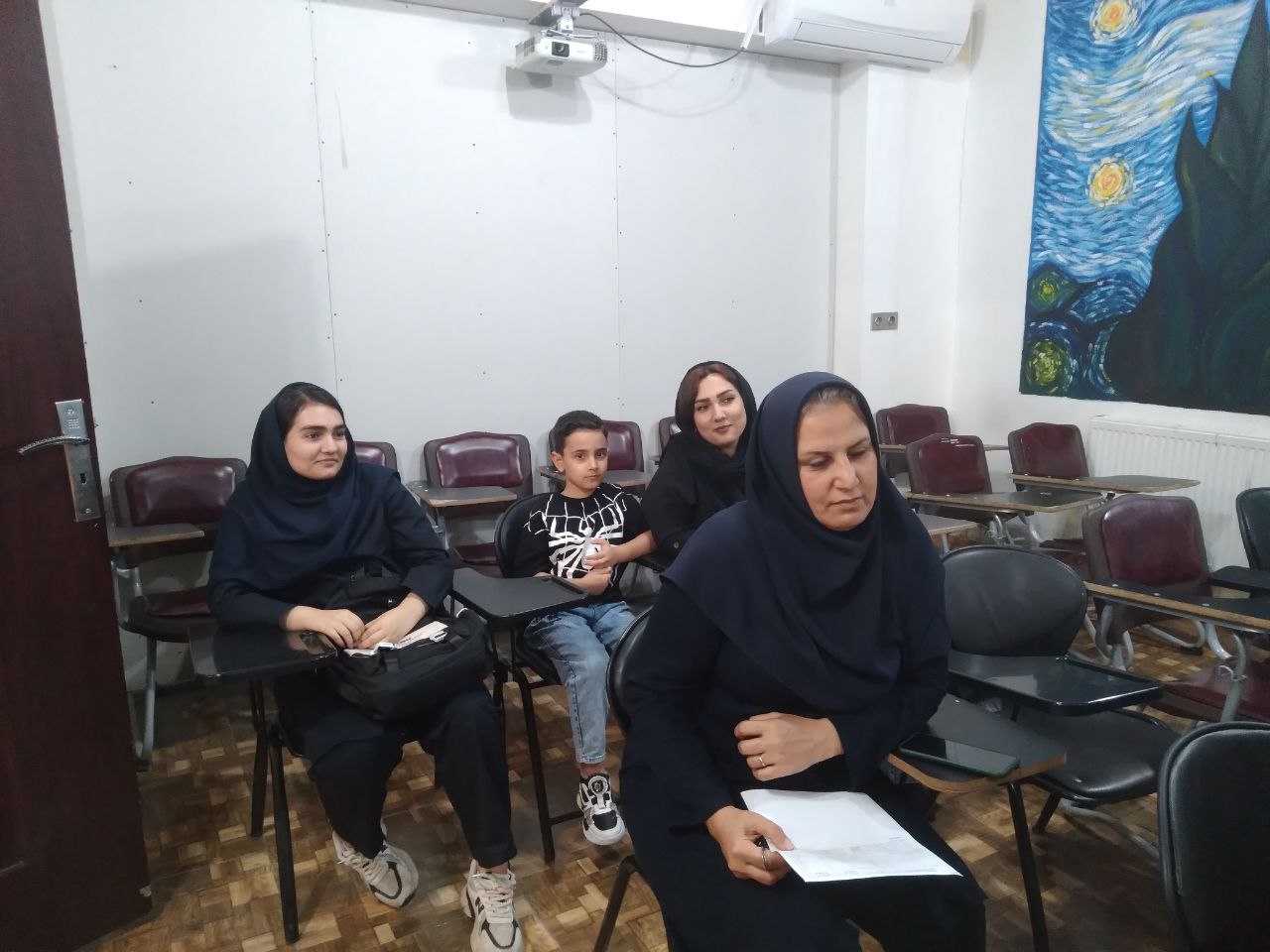 برگزاری جلسه دیدار با اولیای دانش‌آموزان دبیرستان دخترانه وارسته